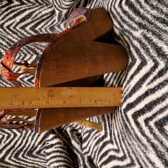 Multi-color snakeskin print wooden sandal heels - Picture 4 of 6